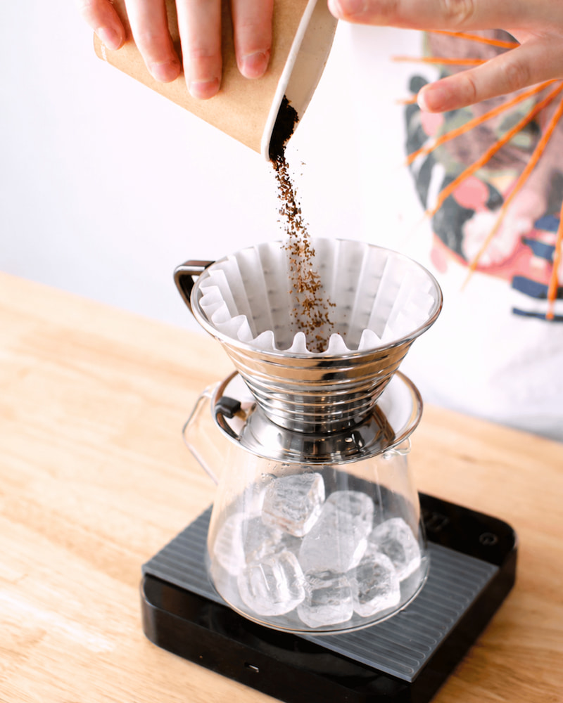 Drip na kostkach lodu